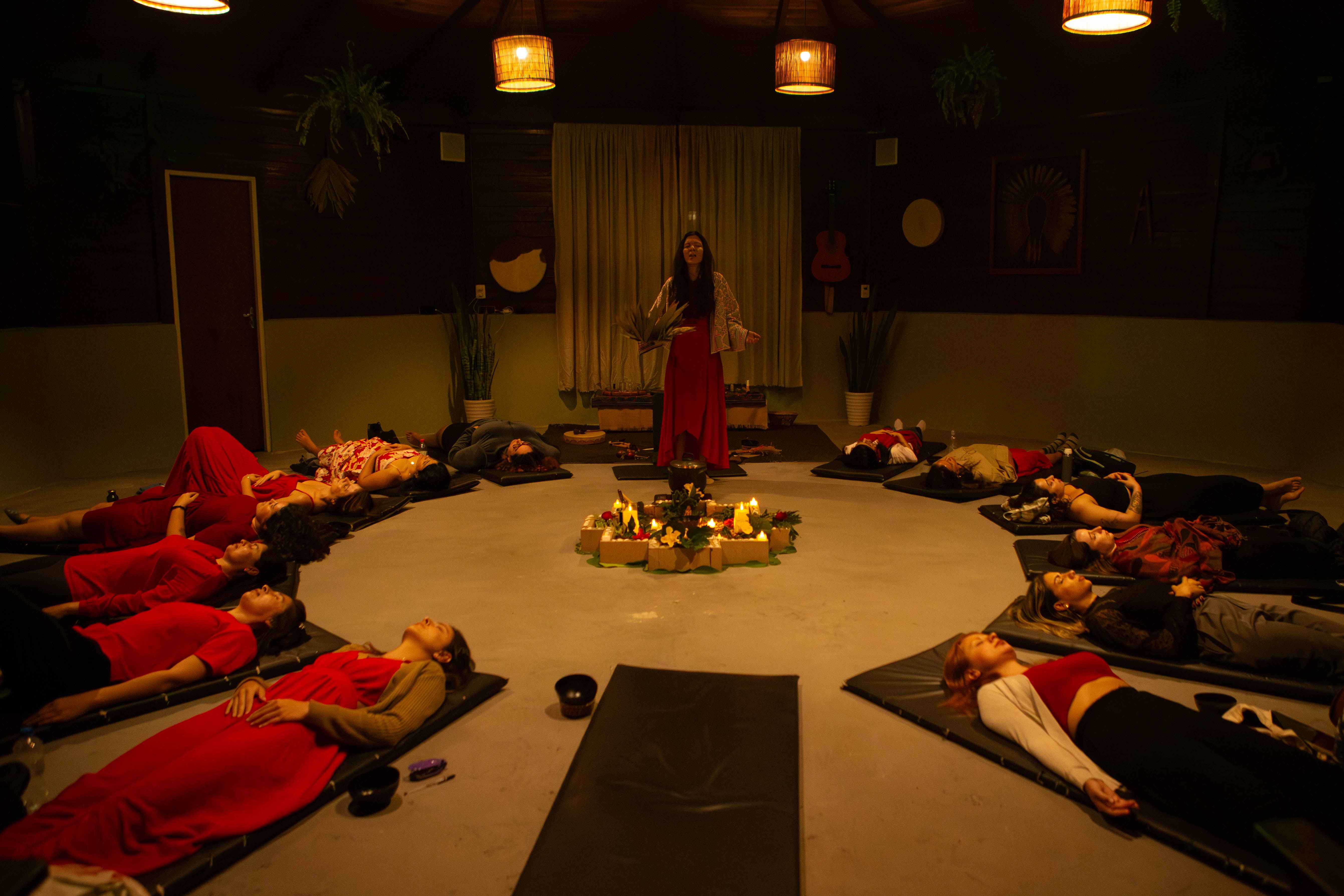 circulo de mulheres.jpg